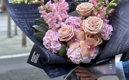 Blooms at Your Doorstep: The Rise of Online Flower Delivery in Melbourne