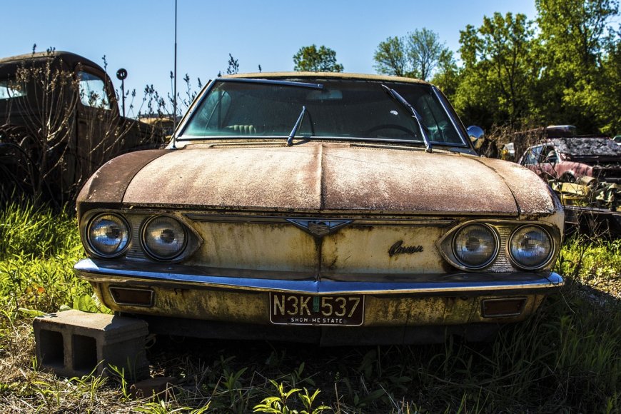 The Beauty of Decay: Artists and Builders Who Reimagine Junkyard Cars