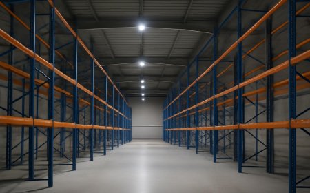 Warehouse Lighting: How to Improve Efficiency and Safety in Your Warehouse