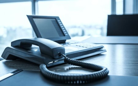 Enhancing Customer Interaction with VoIP for Small Businesses
