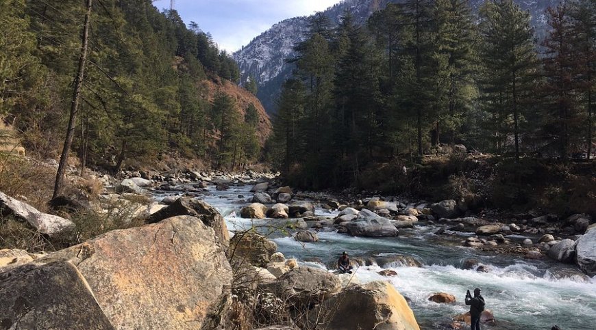 Explore Scenic Hills with Himachal Pradesh Tour Packages