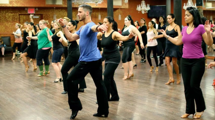 Discover the Joy of Movement: Group Dance Classes and Social Dance Classes for All Ages